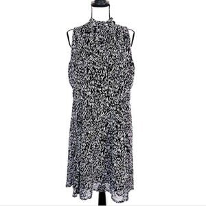 Voir Voir Black White Dress Size 16 Tie Neck Sleeveless Flowy